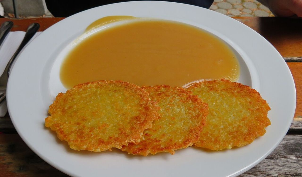 Potato Pancakes with Applesauce