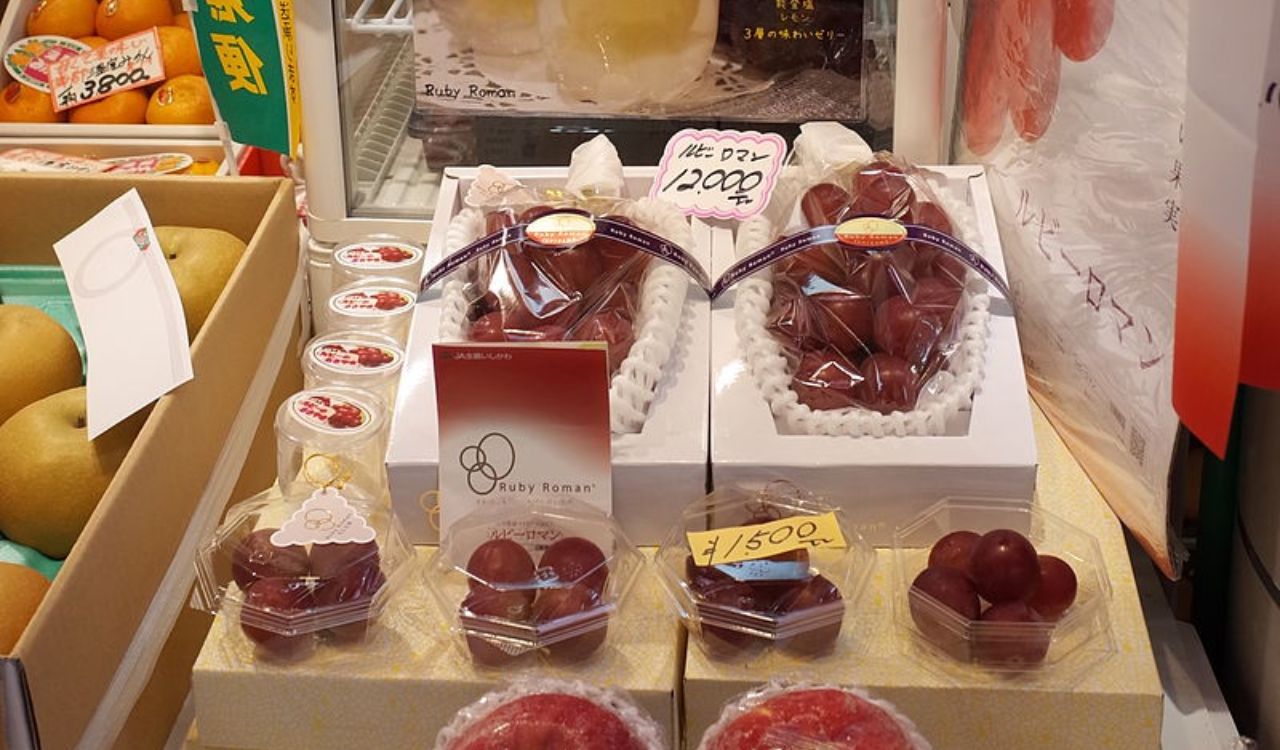 Ruby Roman Grapes