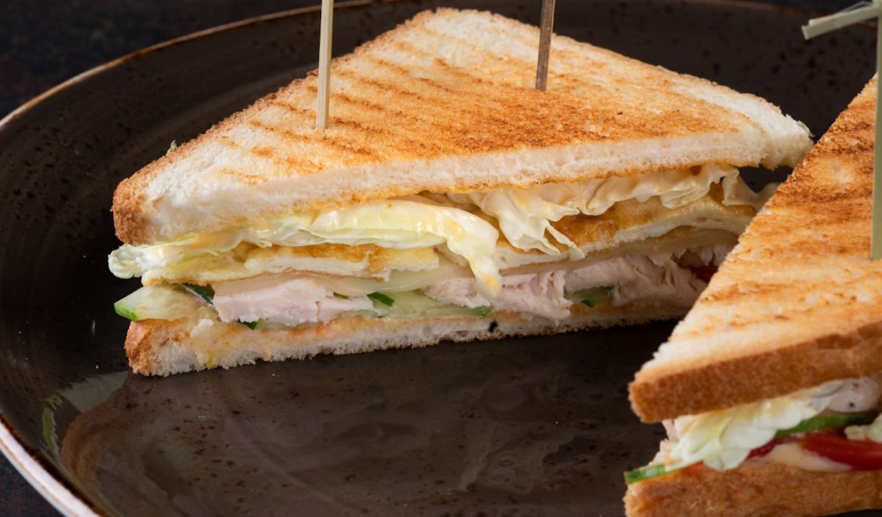 Sandwich cut in half