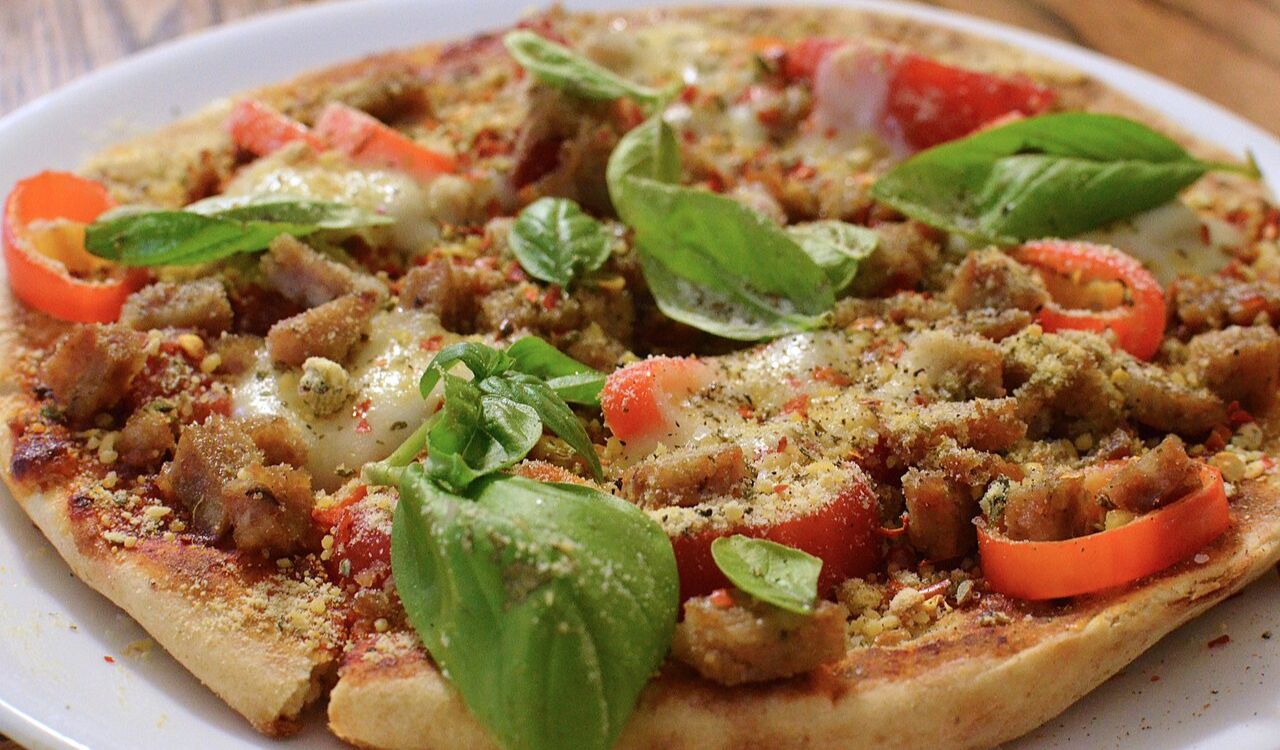 Smoked tomato pizza
