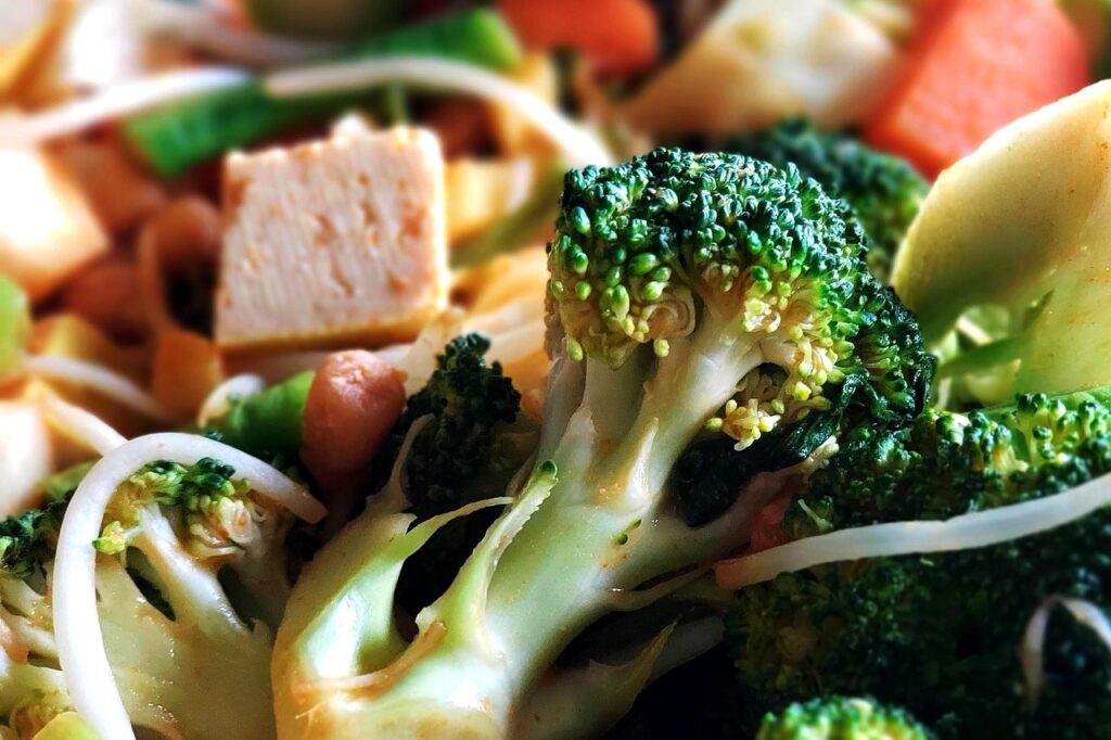 Stir-Fried Tofu with Broccoli and Peppers