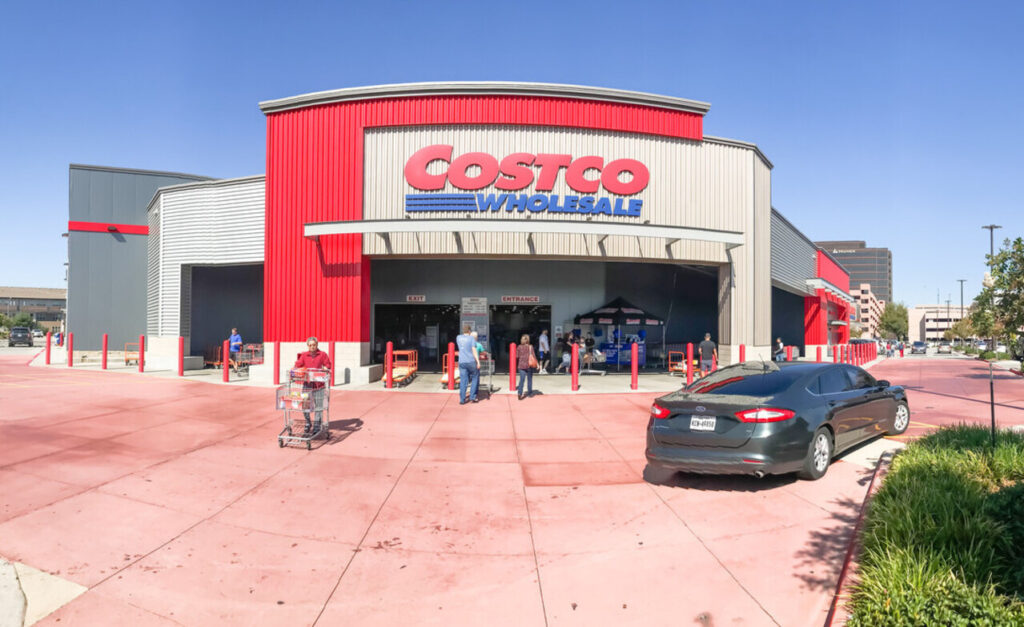 Panorama entrance of Cosco warehouse store
