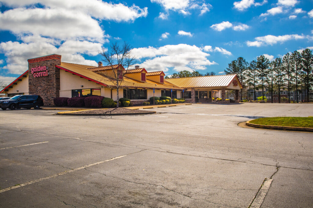 Golden Corral building corner view