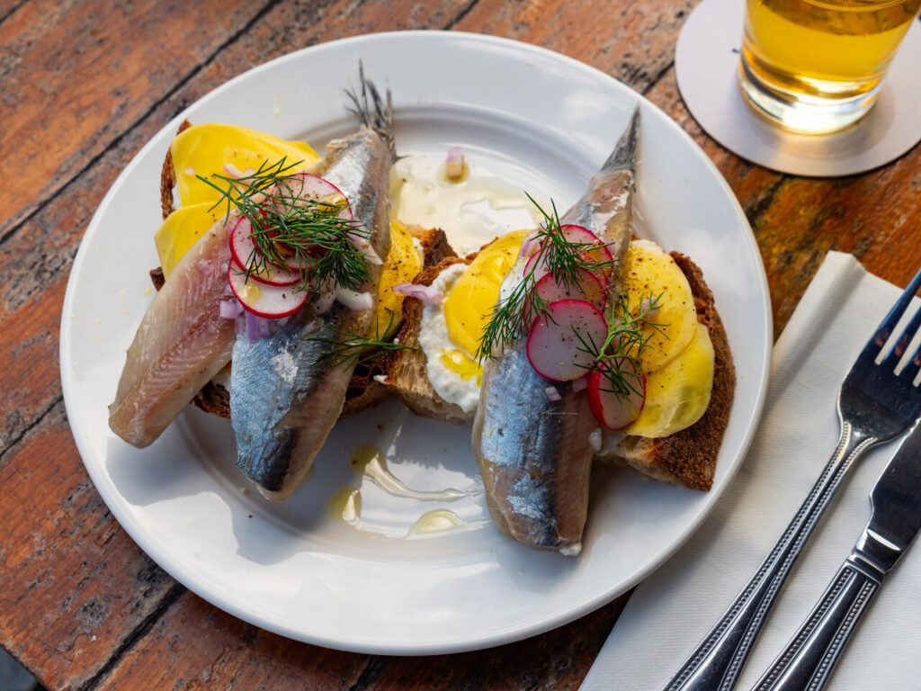 Traditional dish of Dutch cuisine is Haring