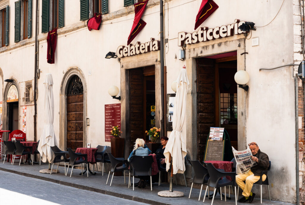 traditional everyday feel of Italian family eateries.