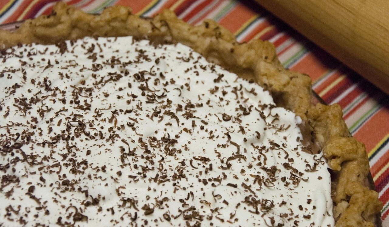 Chocolate silk pie