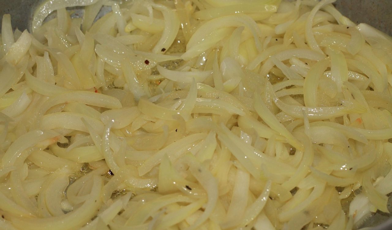 Cooking white onions