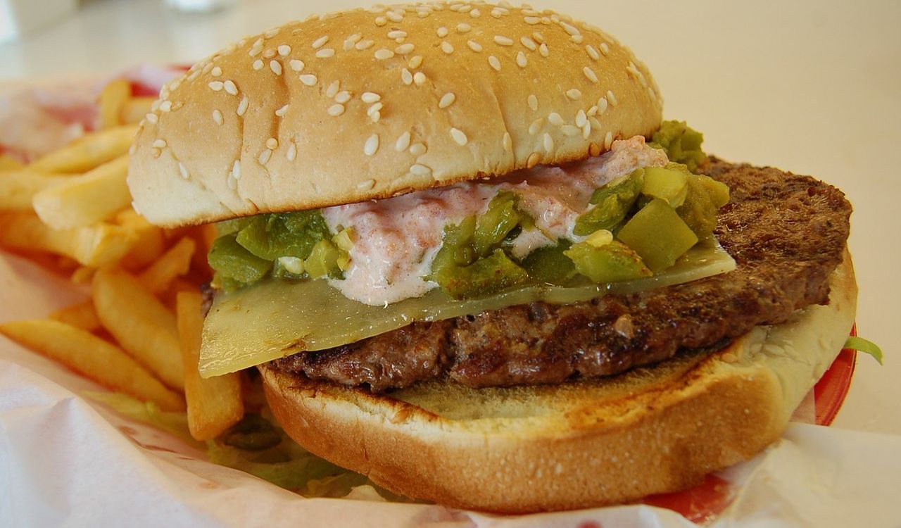 Green chile cheeseburger