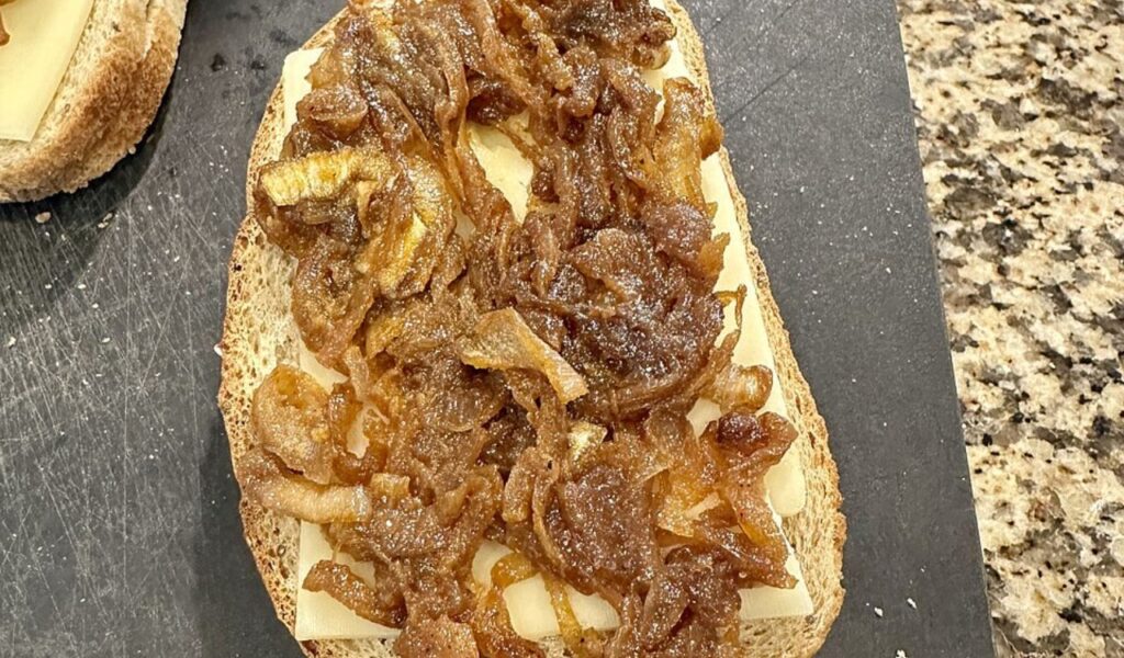 Grilled cheese with caramelized onions