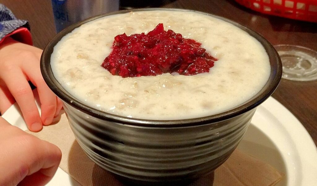 Oatmeal with berries