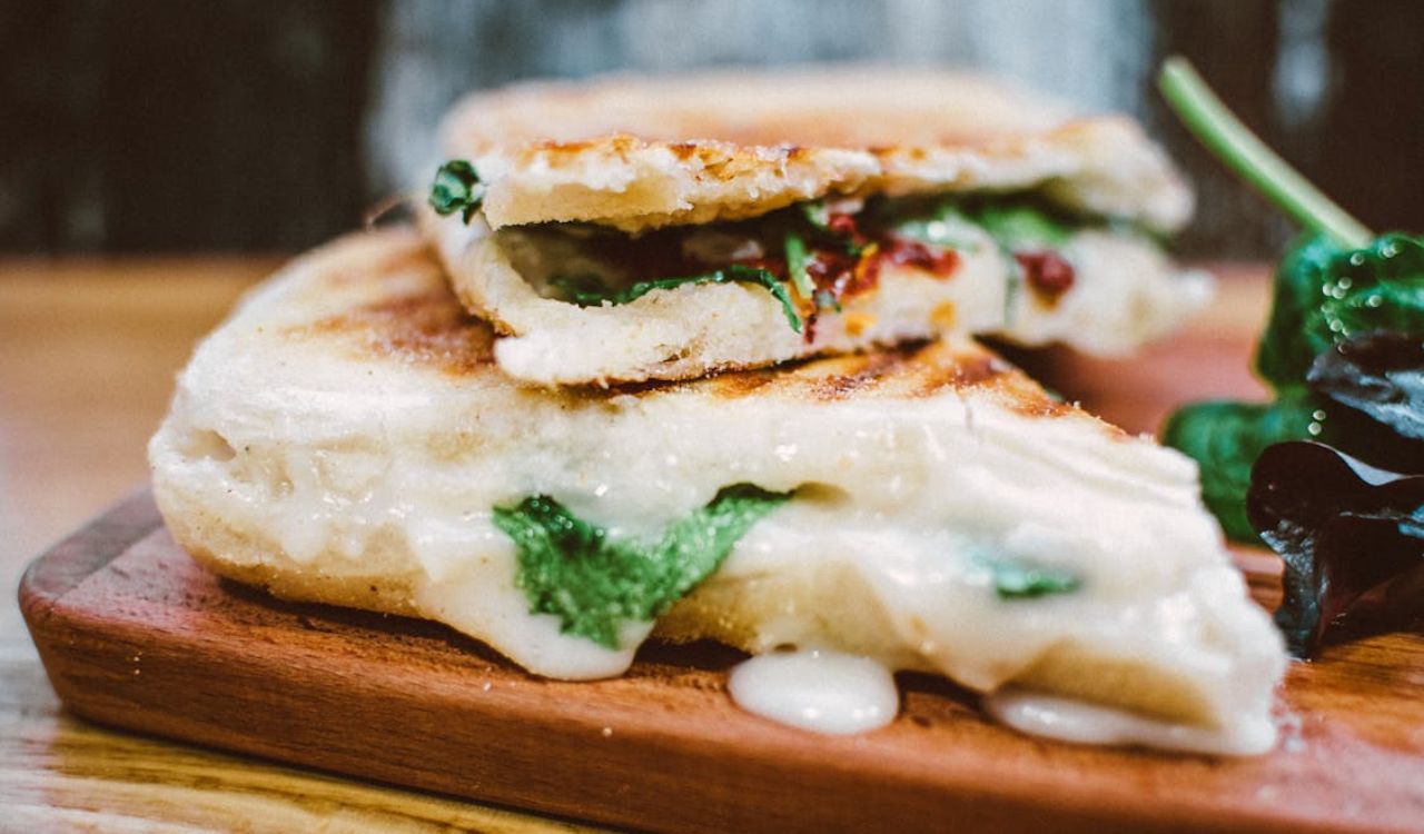 Pesto, Mozzarella, Sundried tomato sandwich