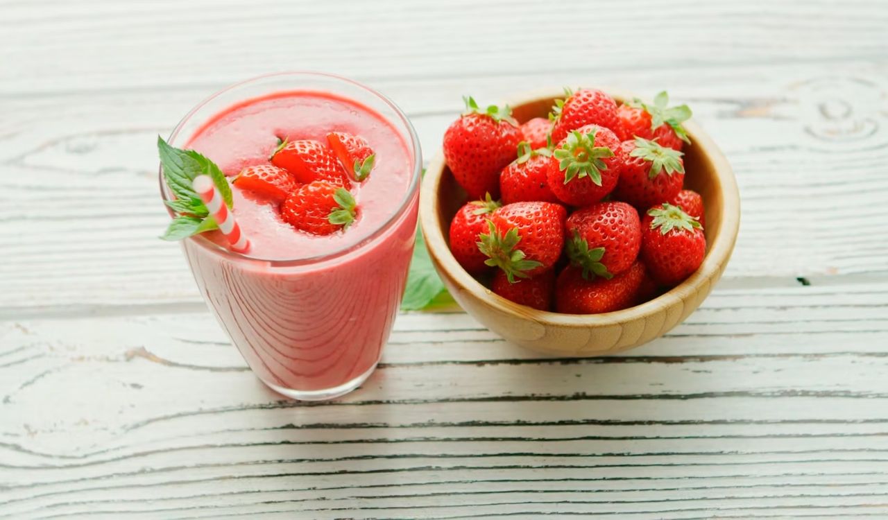 Strawberry yogurt smoothie