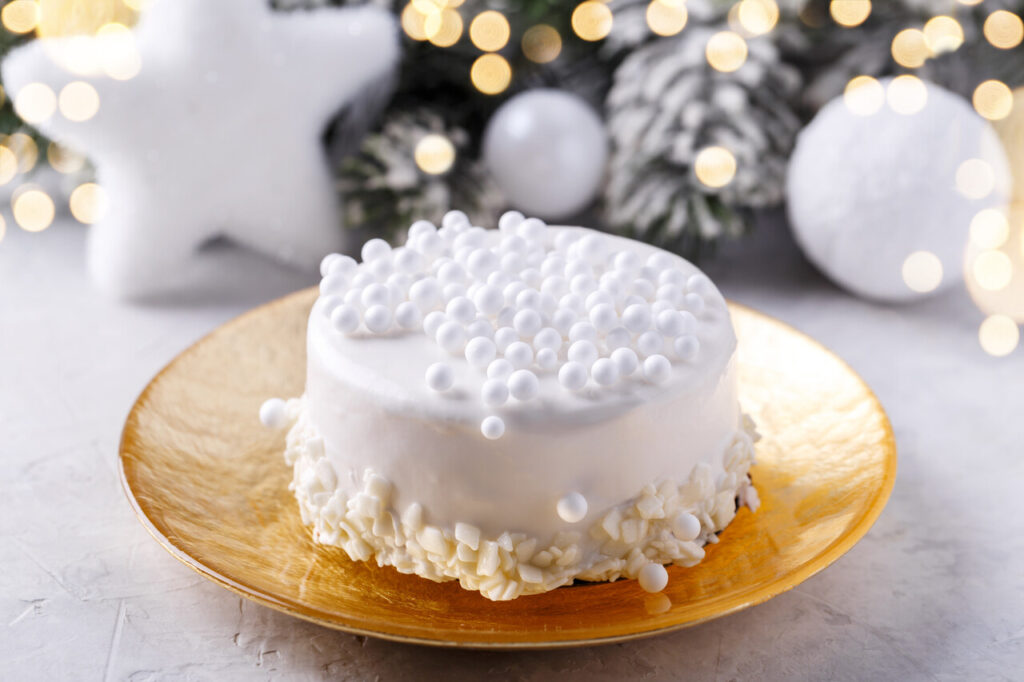 White Chocolate Christmas Cake