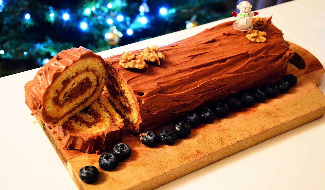 Yule log cakes