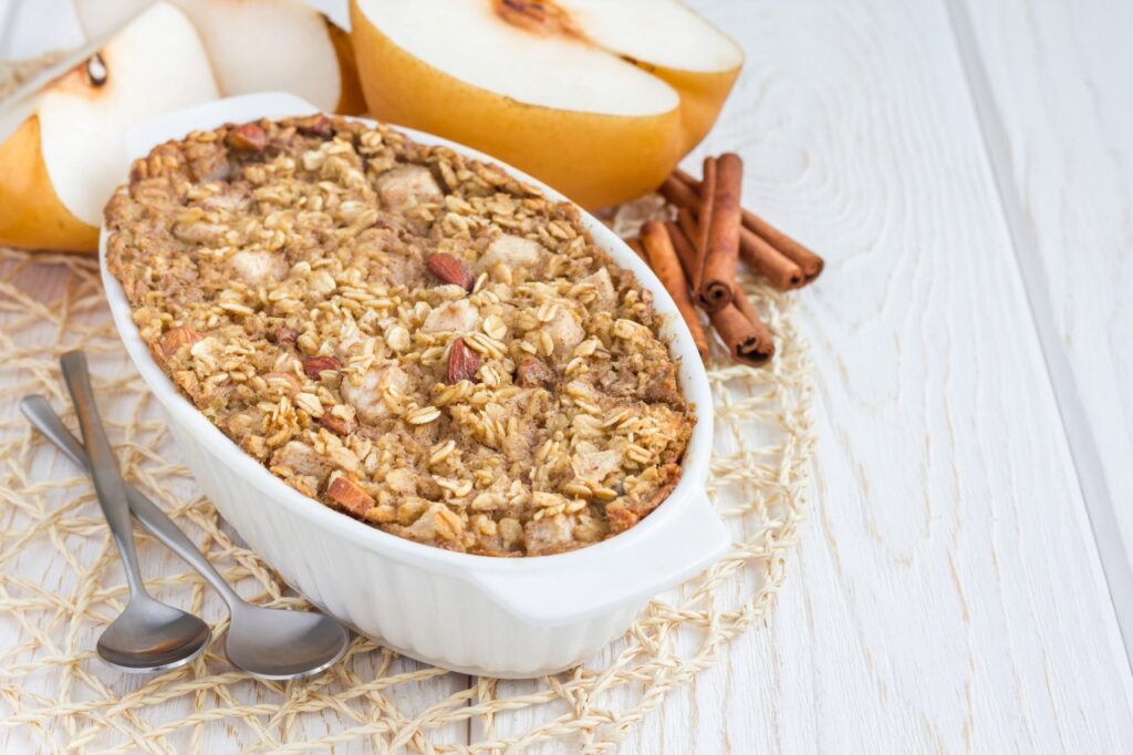 Cinnamon Apple Oatmeal Bake