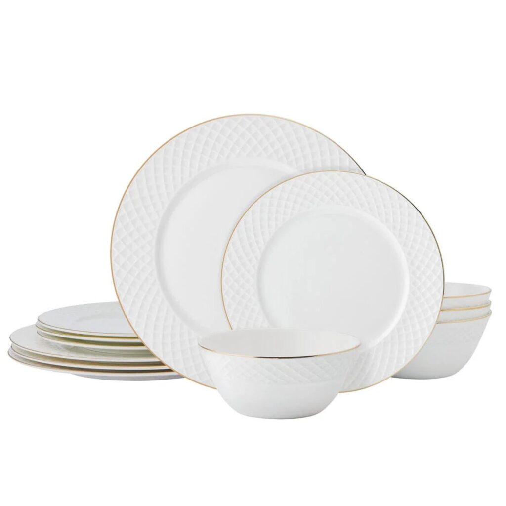 Mikasa Holiday Spice Pattern Dishware