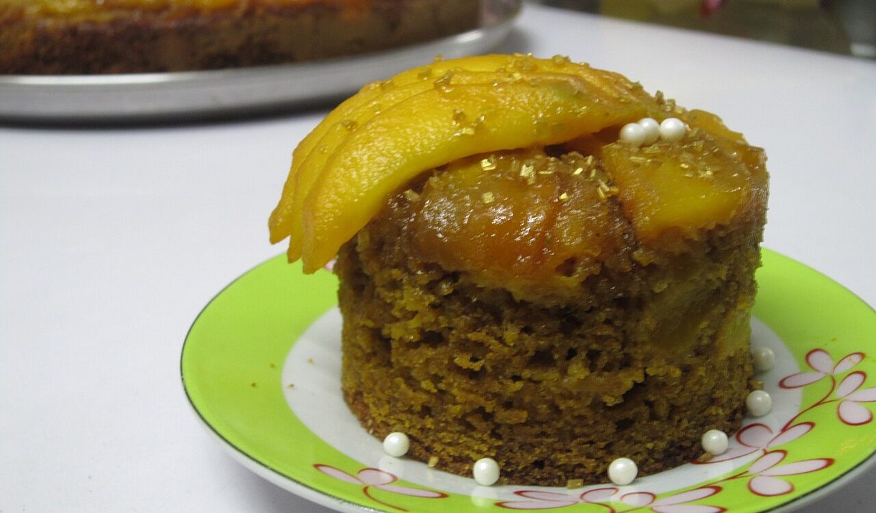 Mango upside down cake