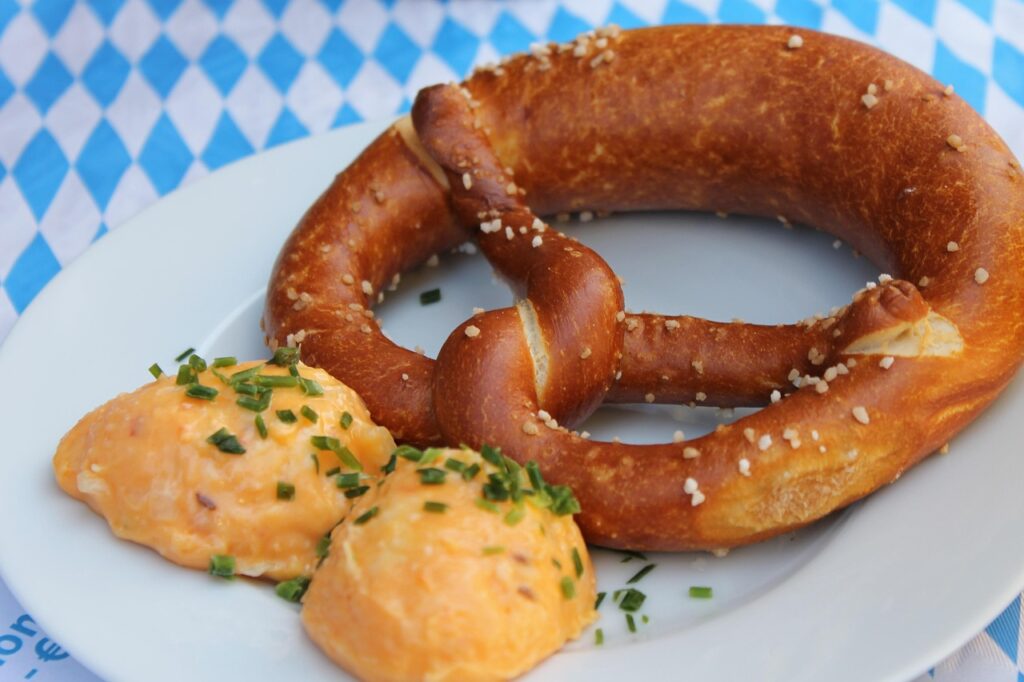 Obatzda with Weisswurst