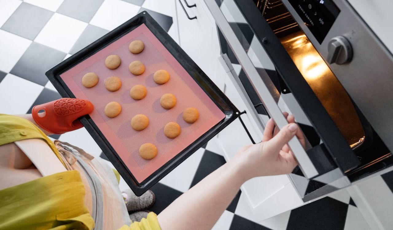 Silicone baking mat or oven liner