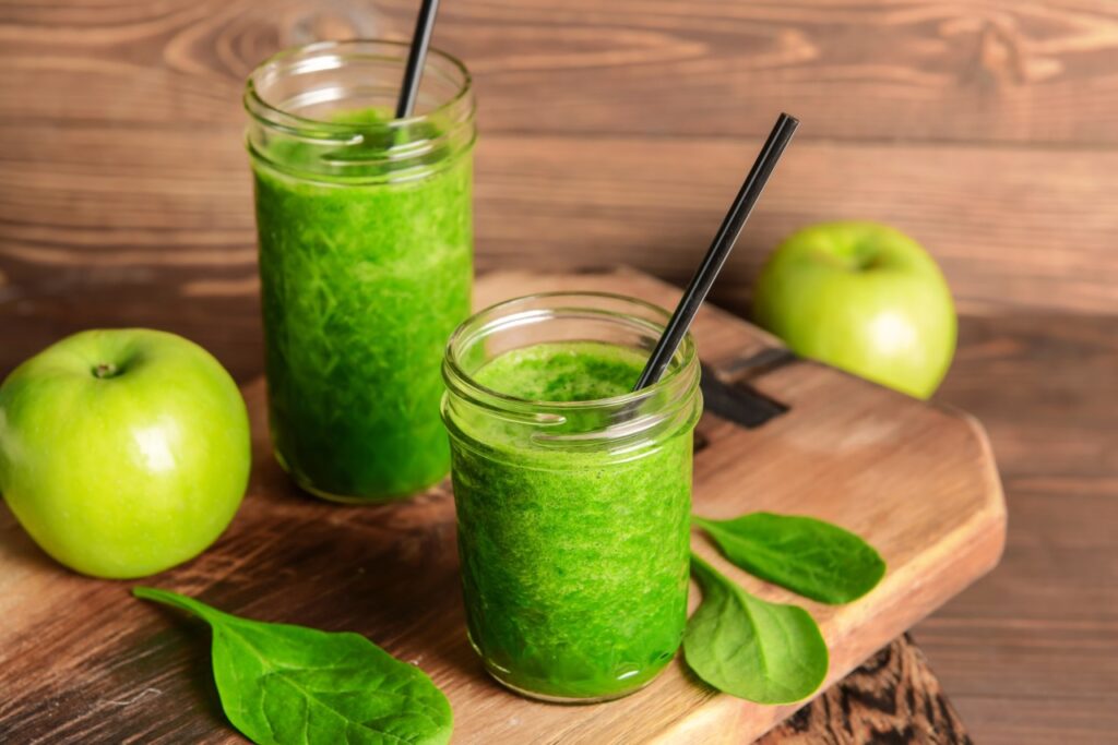 Apple and Spinach Juice