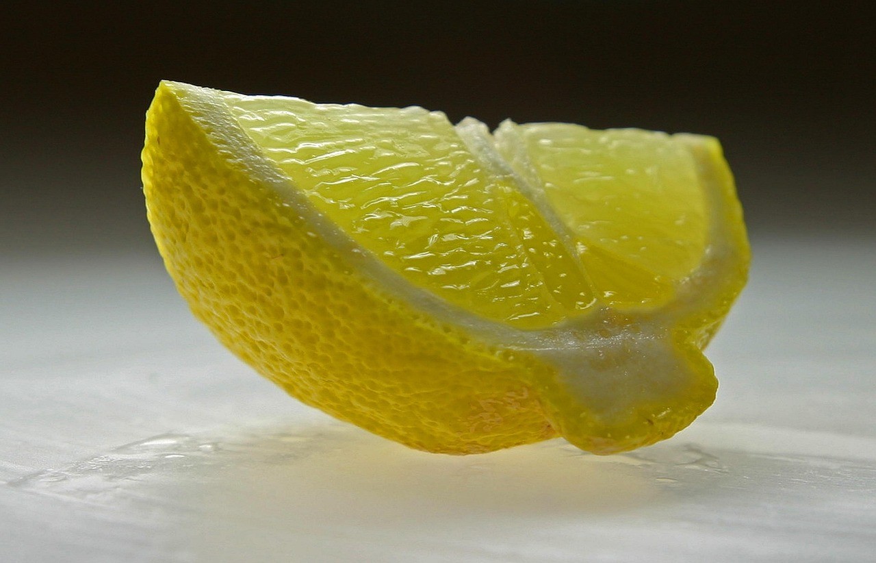 7 Filthy Reasons You Should Never Use Restaurant Lemon Wedges