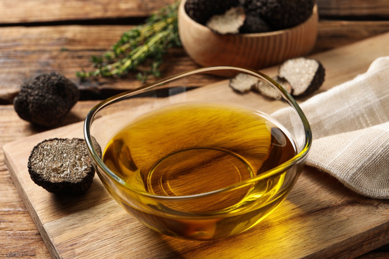 11 Reasons Truffle Oil Is Fake Perfume Ruining Your Fries