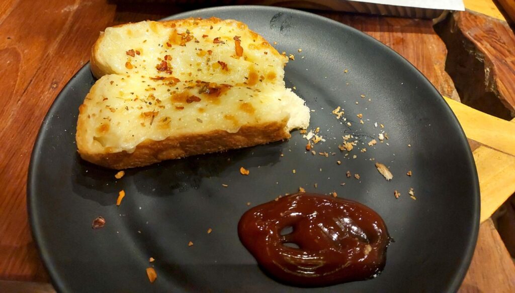 Garlic Bread with Marinara