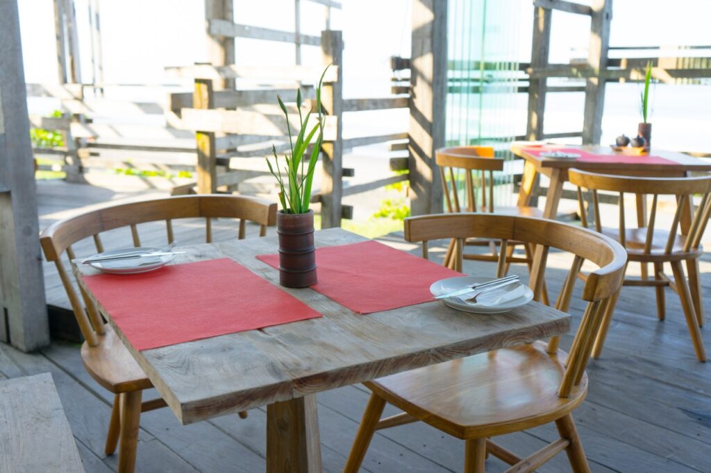 The Center Two-Top With No Buffer