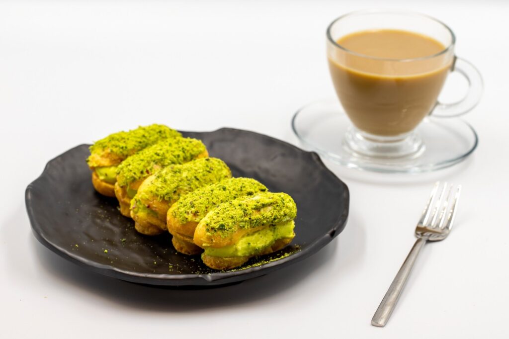 Pistachio Éclair
