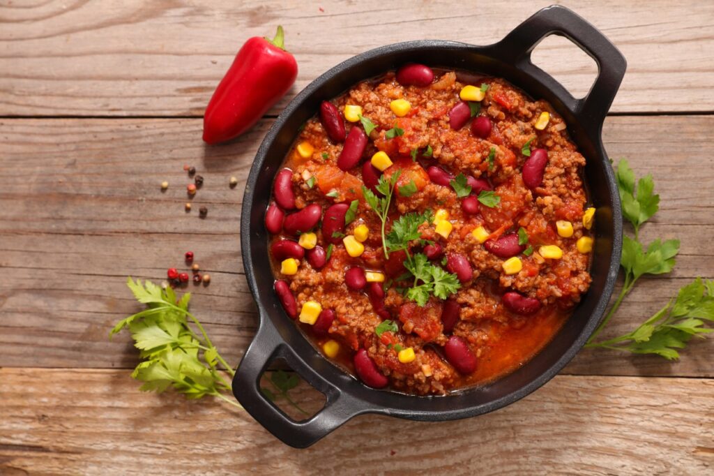 It Follows the “Bowl of Red” Tradition