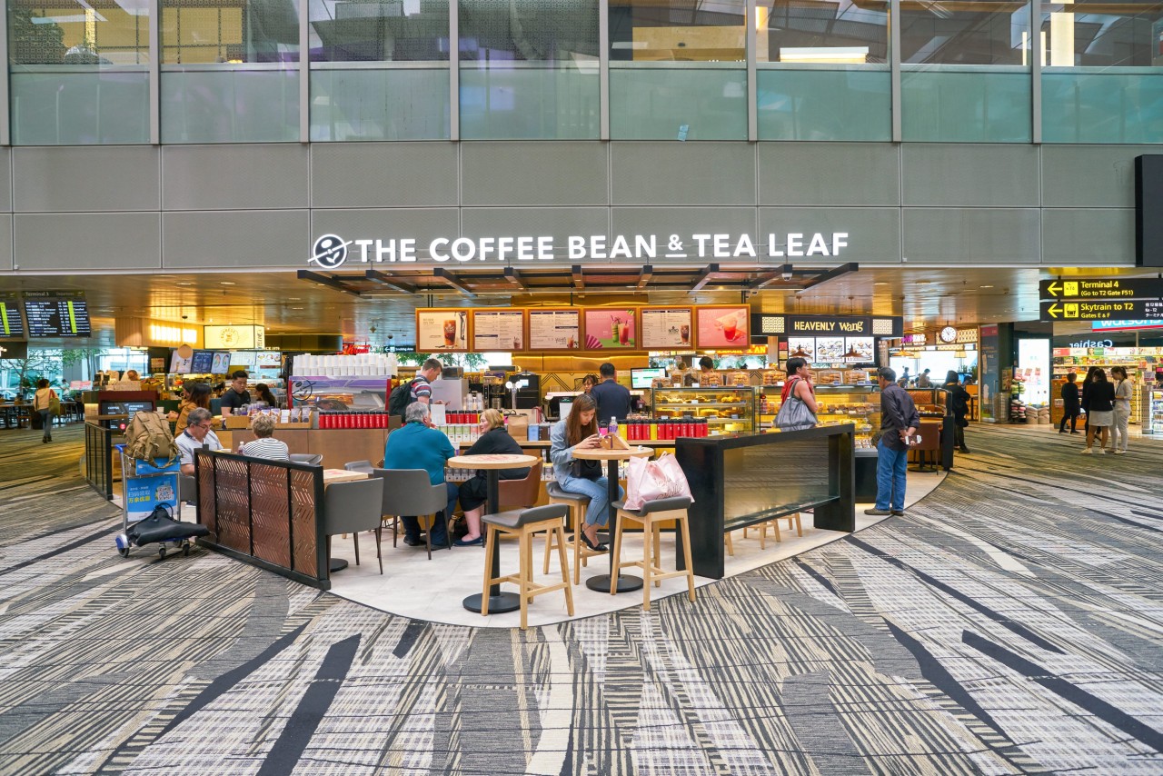 How Airport Dining Prices Differ From Regular Restaurant Costs