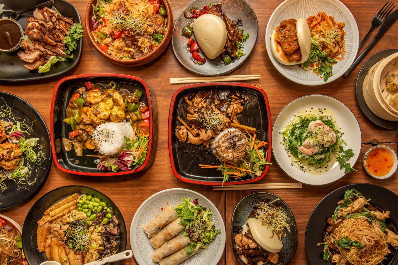 Why Creative Fusion Dishes Divide Customer Opinions