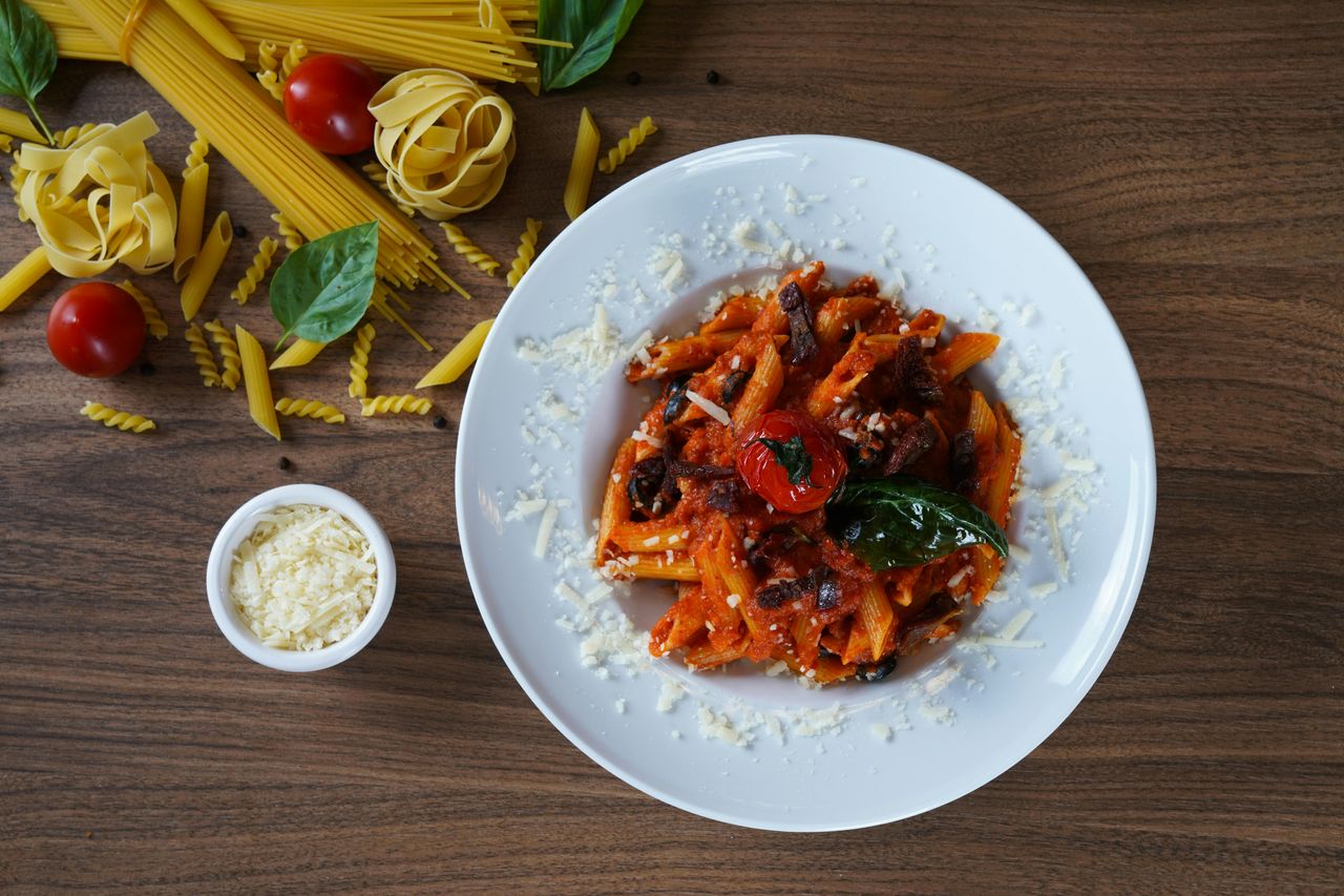 10 Pasta Shapes Ranked by How Well They Actually Hold Sauce